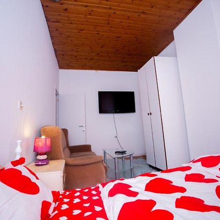 Agreable Chambre Sur Liege Avc Parking Et Wifi Gratuit Bagian luar foto